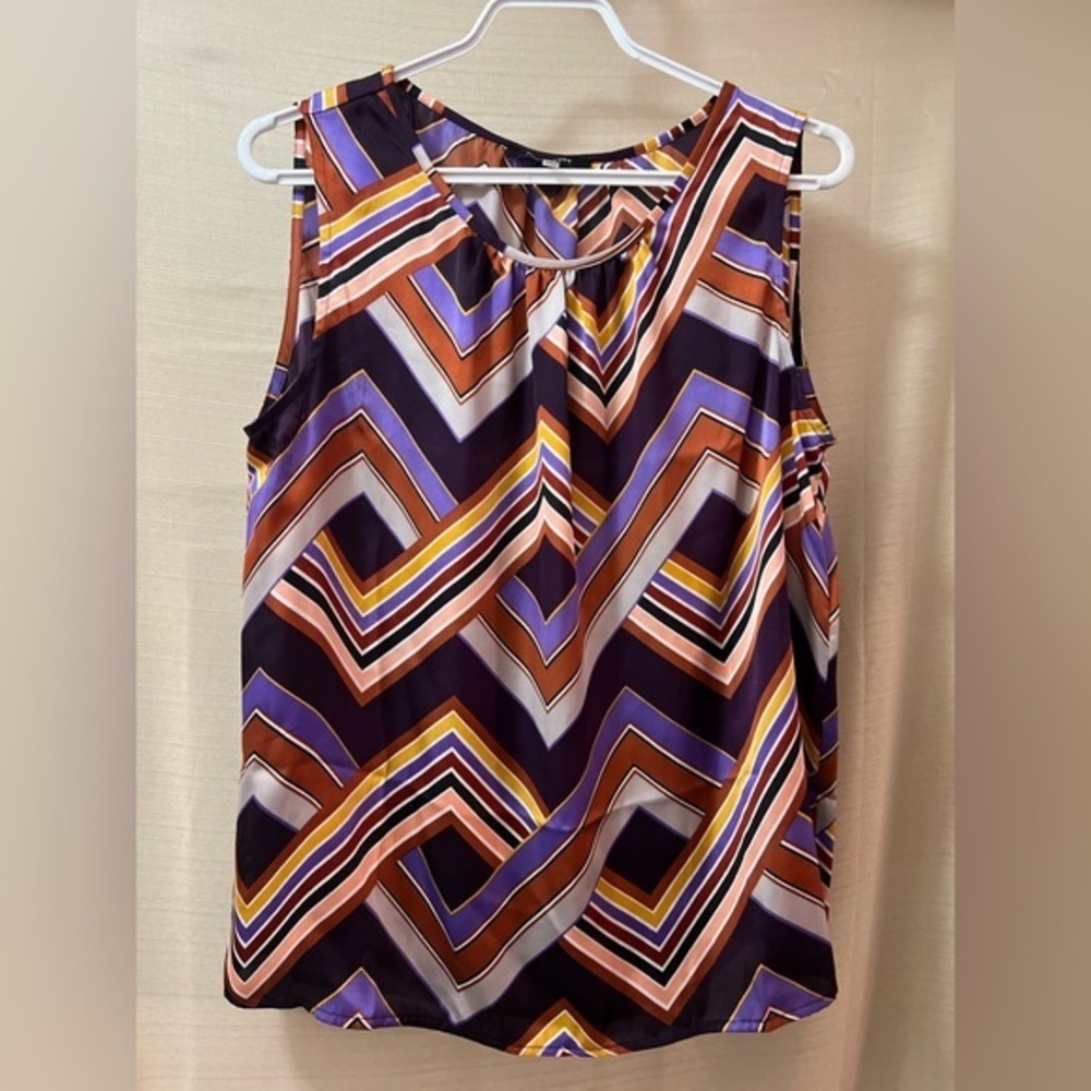 ⚫️ BOGO Nine West Chevron Patterned Sleeveless Top Size Large
